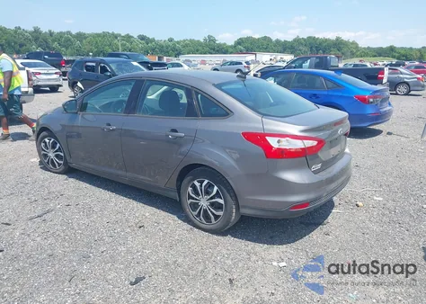 2012 Ford Focus Se z USA, uszkodzony, nr VIN 1FAHP3F24CL404341
